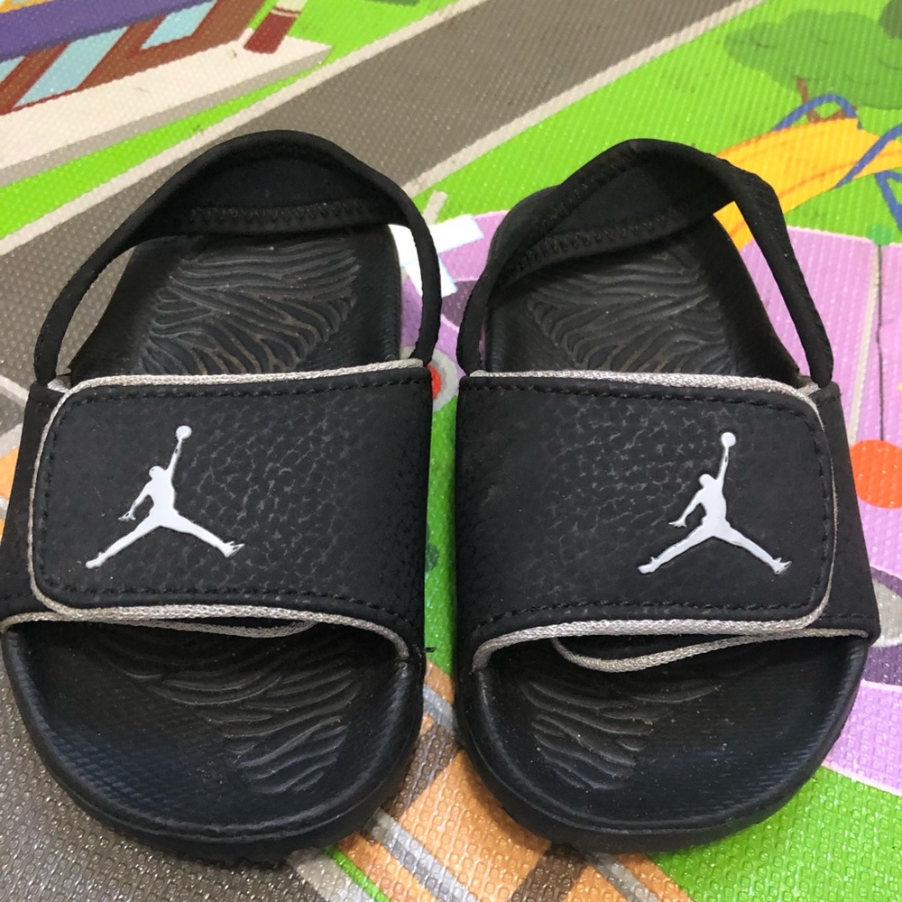 Jordan Big boy sandals size 7